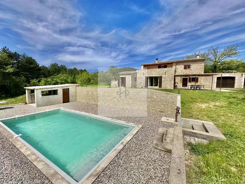 Maison - 166 m² - 6 pièces