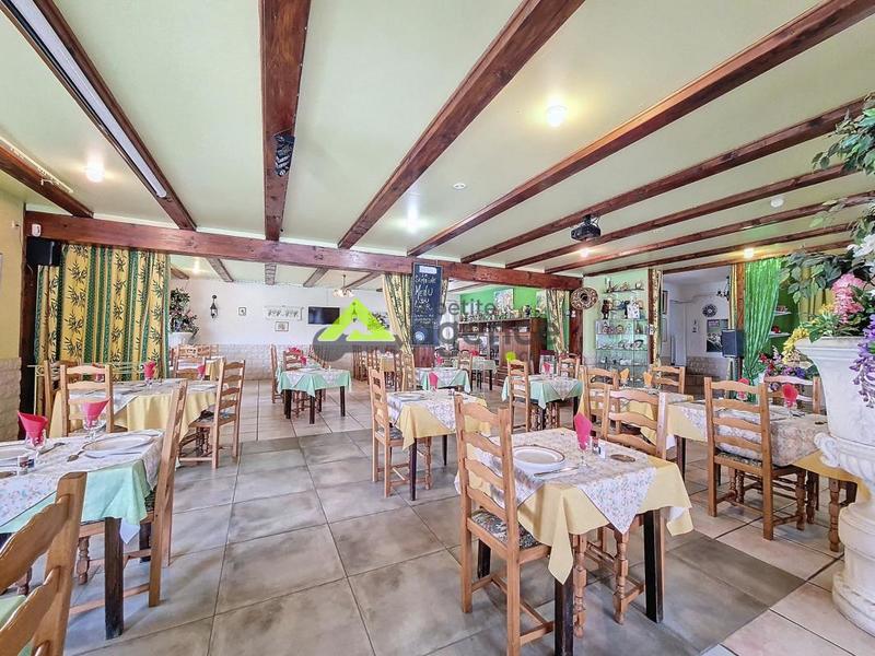 Propriété - 391 m² - 5 pièces