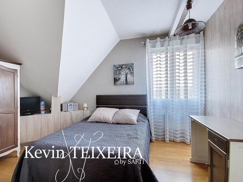 Maison - 210 m² - 8 pièces