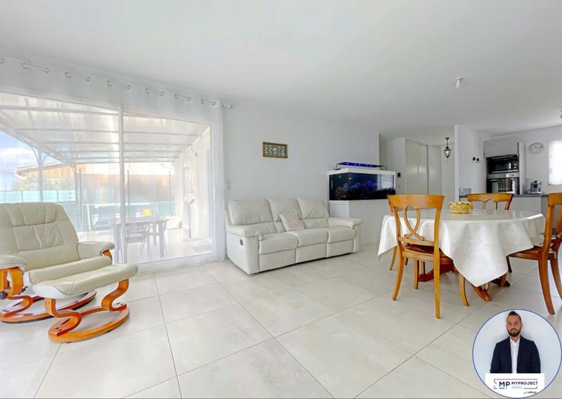 Maison - 93 m² - 5 pièces