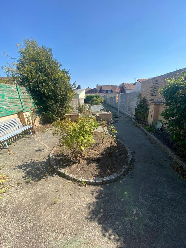 Maison - 186 m² - 6 pièces