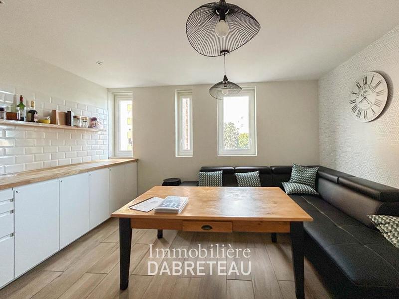 Appartement - 110 m² - 7 pièces