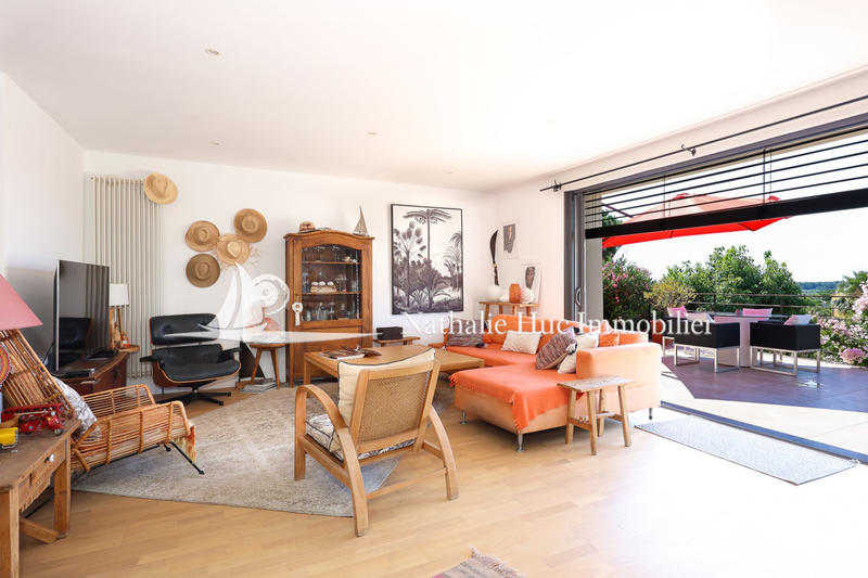 Maison - 200 m² - 3 pièces