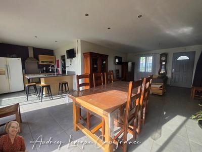 Maison - 96 m² - 4 pièces