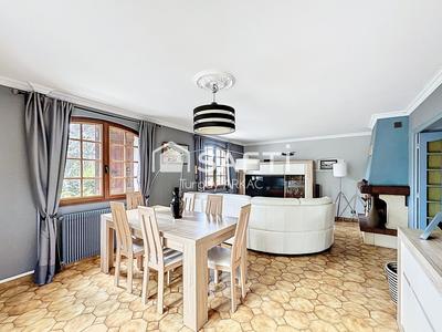 Maison - 144 m² - 6 pièces