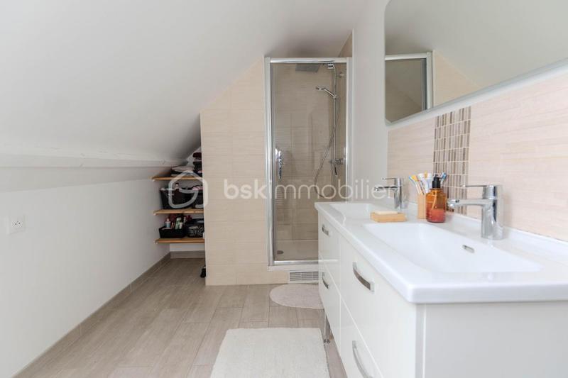 Maison - 113 m² - 6 pièces