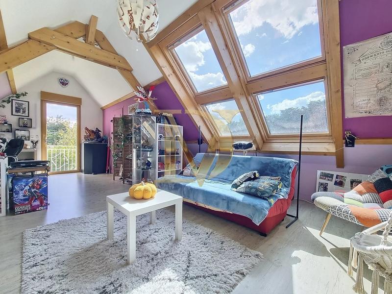 Maison - 245 m² - 11 pièces