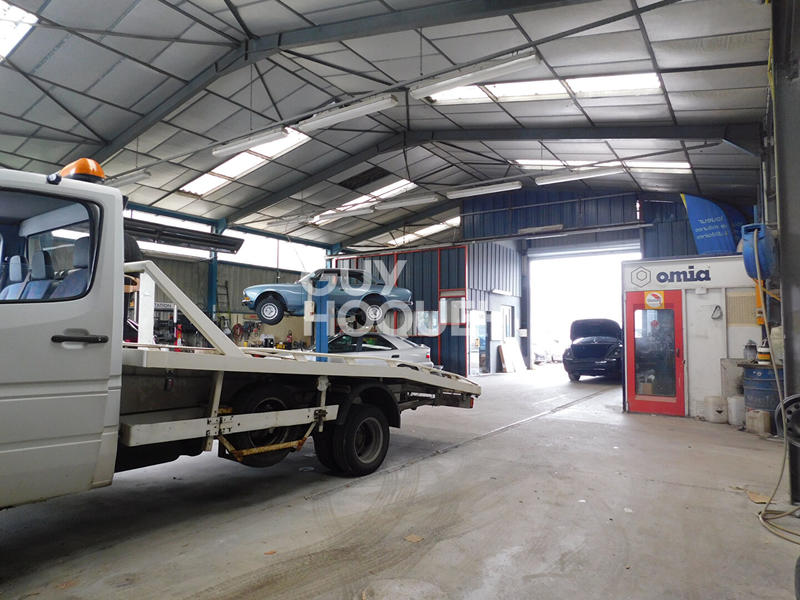 Local d'activité / Entrepôt - 703 m²