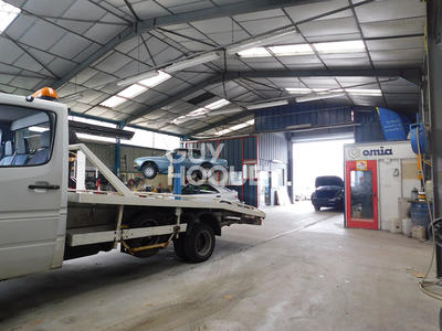 Local d'activité / Entrepôt - 703 m²