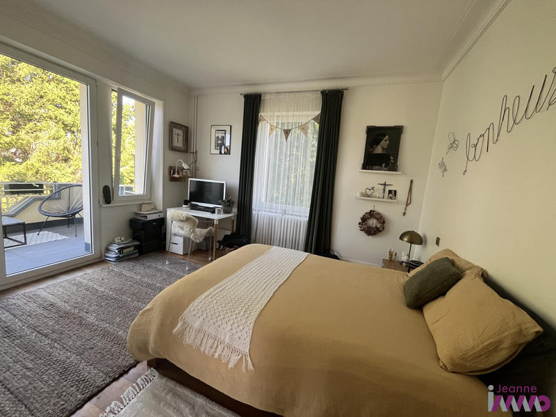 Maison - 210 m² - 7 pièces