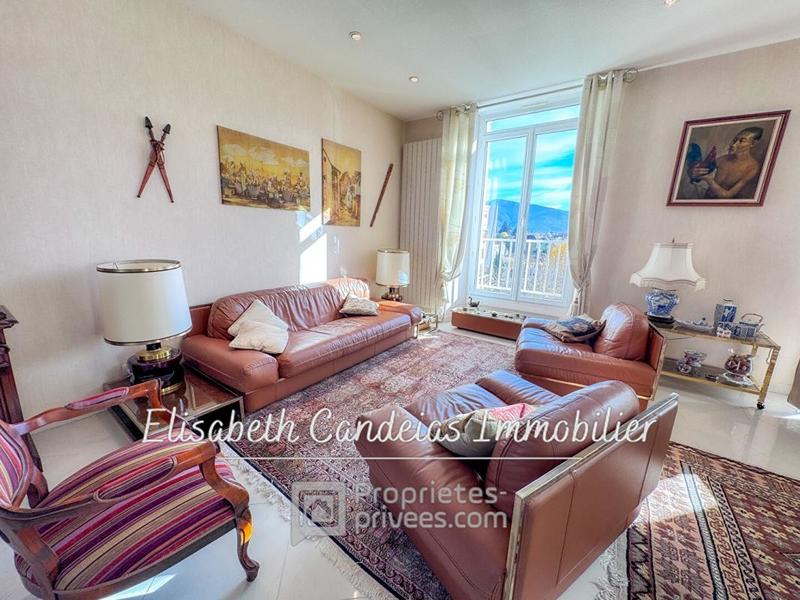 Appartement - 240 m² - 6 pièces