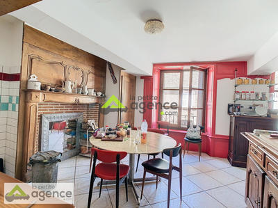 Maison - 185 m² - 8 pièces