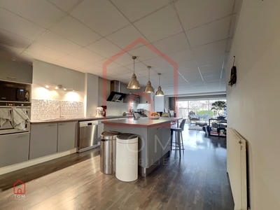 Maison - 180 m² - 5 pièces