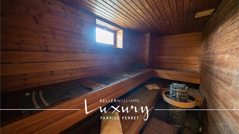 Propriété - 360 m² - 12 pièces