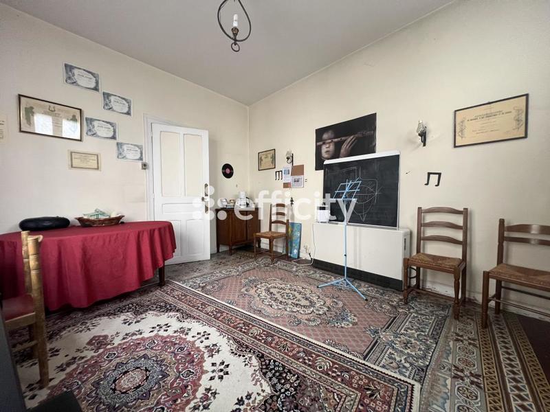 Maison - 208 m² - 7 pièces