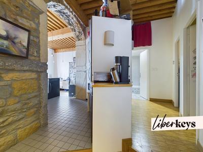 Appartement ancien - 96 m² - 3 pièces