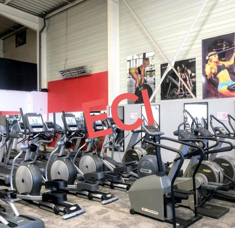 Fonds de commerce - Services - 680 m²