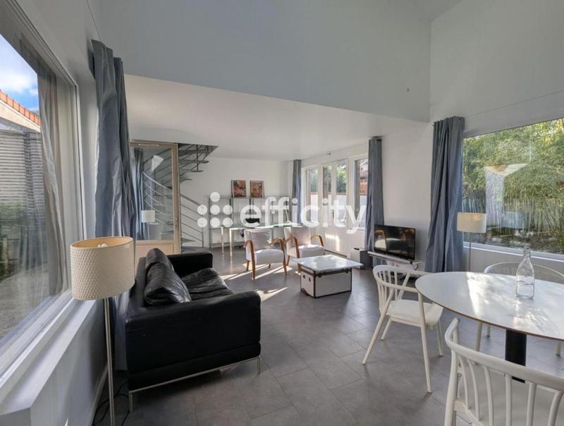 Maison - 151 m² - 6 pièces