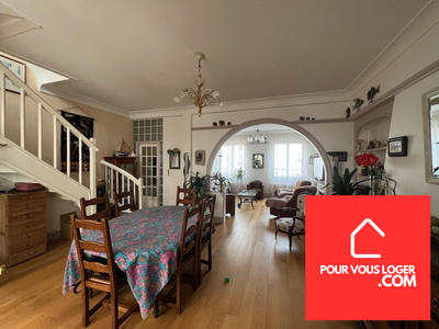 Maison - 200 m² - 7 pièces