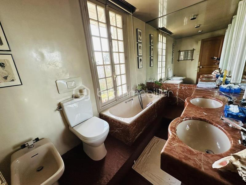 Demeure - 140 m² - 5 pièces