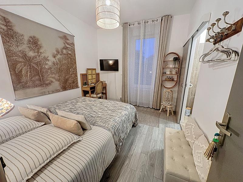 Maison - 350 m² - 11 pièces