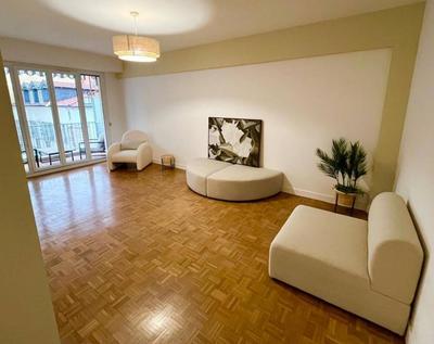 Appartement - 95 m² - 3 pièces