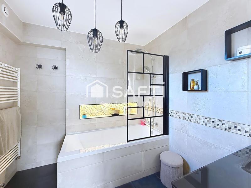 Maison - 181 m² - 8 pièces