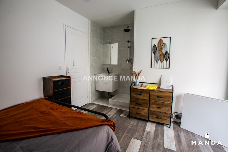 Chambre - 9 m² - 6 pièces