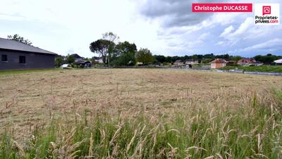 Terrain constructible - 1 600 m²