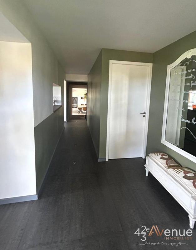 Maison - 375 m² - 10 pièces