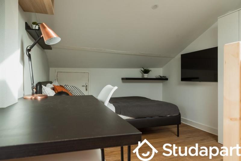 Chambre - 12 m² - 1 pièce