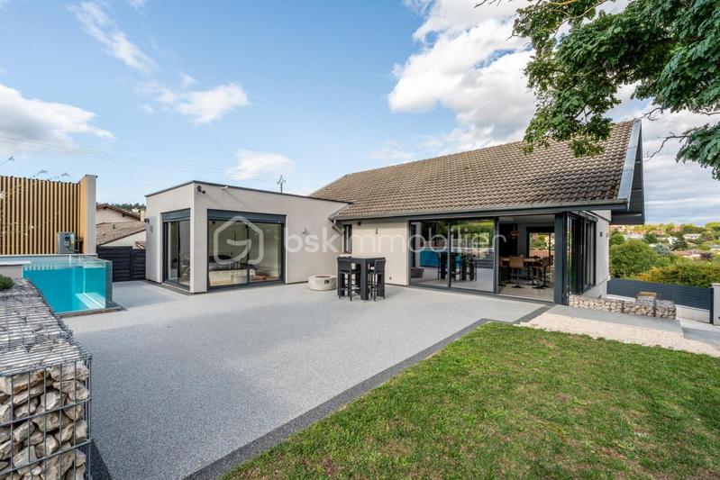 Maison - 180 m² - 6 pièces