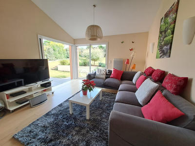 Maison traditionnelle - 127 m² - 7 pièces