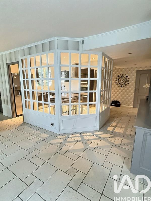 Maison - 213 m² - 8 pièces