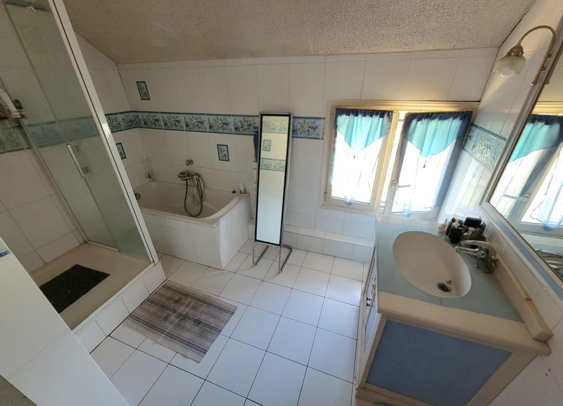 Demeure - 196 m² - 8 pièces