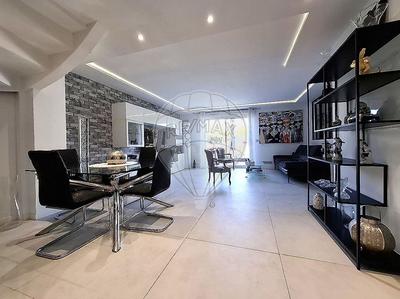 Maison - 117 m² - 7 pièces