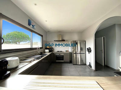 Maison contemporaine - 214 m² - 7 pièces