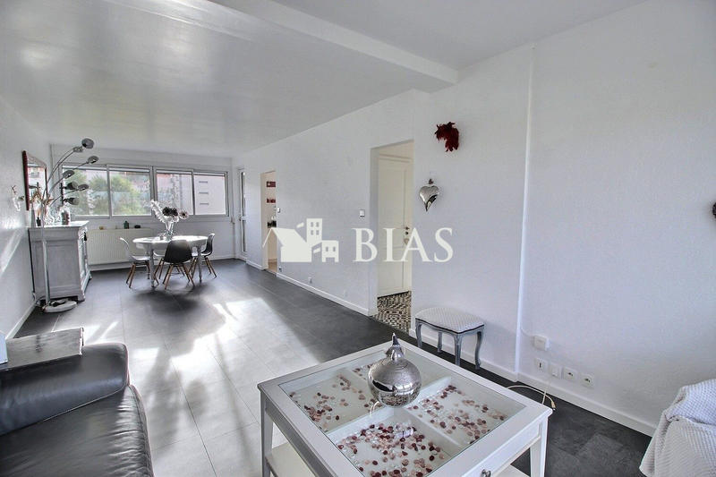 Appartement - 80 m² - 5 pièces