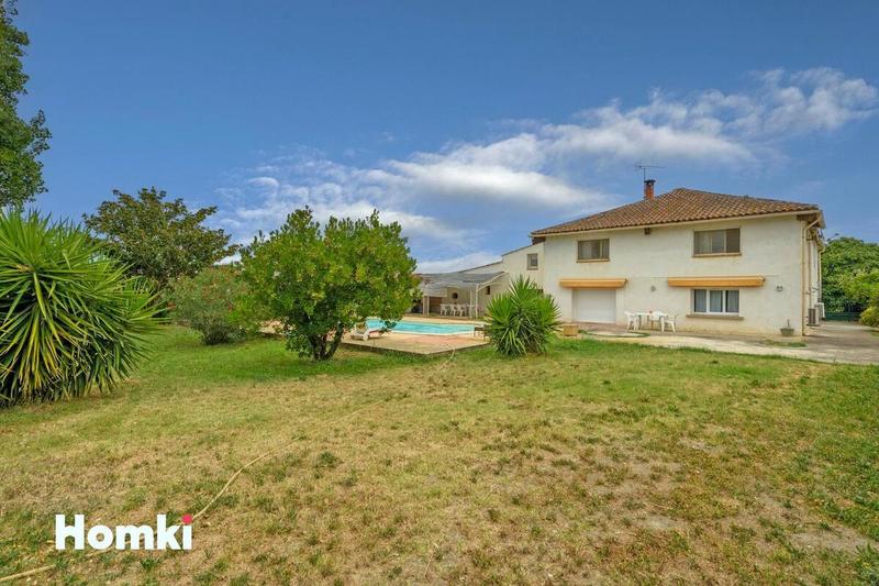 Maison - 394 m² - 12 pièces