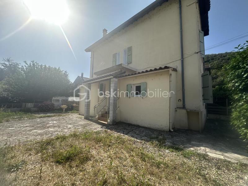 Maison de village - 80 m² - 3 pièces