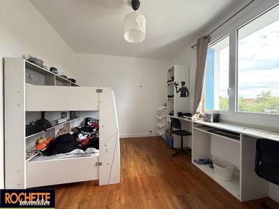 Maison traditionnelle - 147 m² - 6 pièces