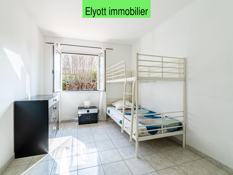 Maison - 232 m² - 12 pièces