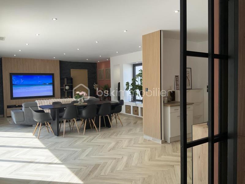 Maison - 180 m² - 6 pièces