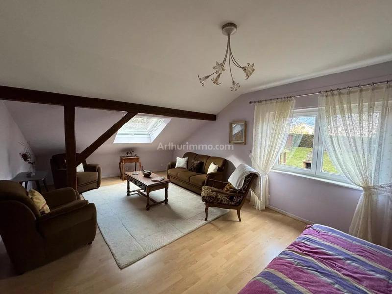 Maison - 234 m² - 8 pièces