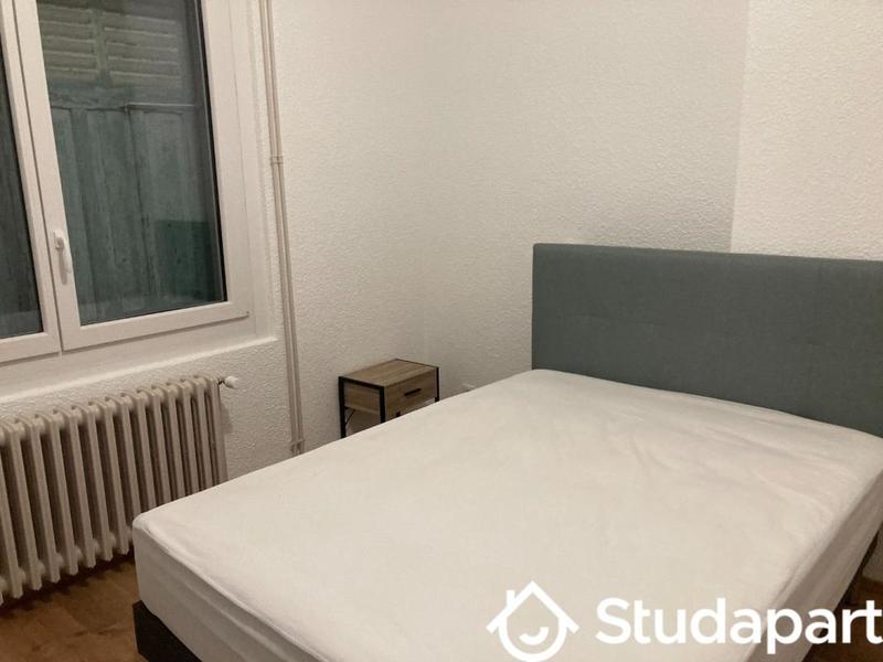 Chambre - 9 m² - 1 pièce