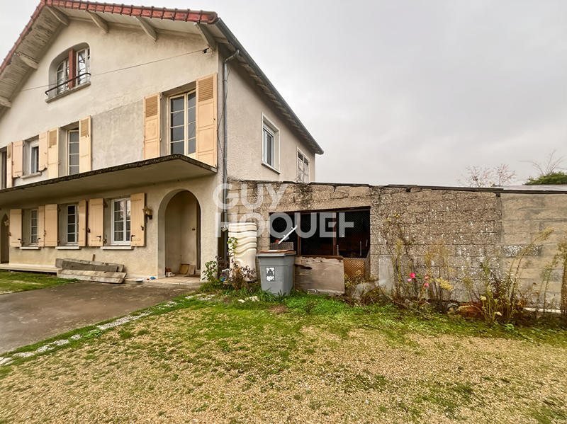 Maison - 206 m² - 8 pièces