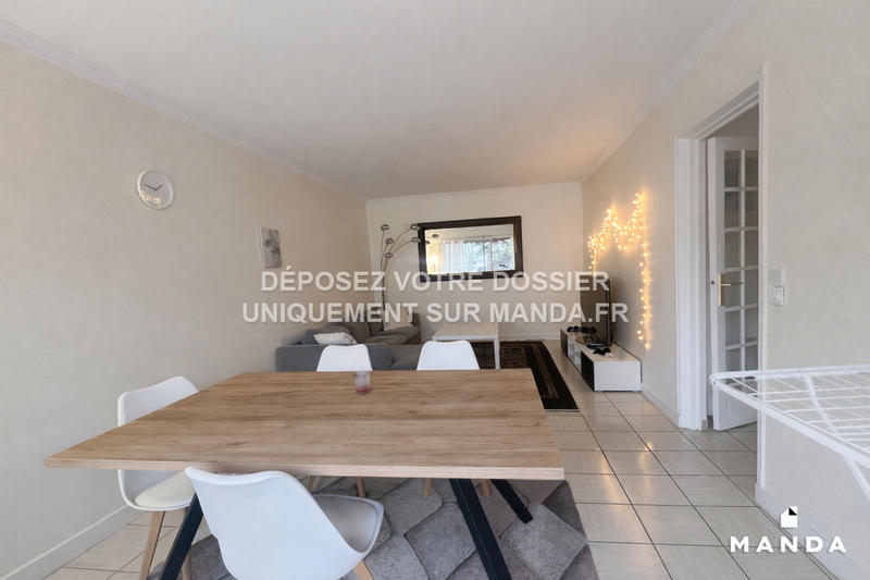 Chambre - 12 m² - 4 pièces