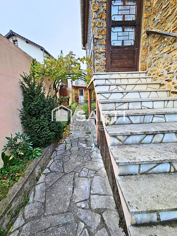 Maison - 84 m² - 5 pièces