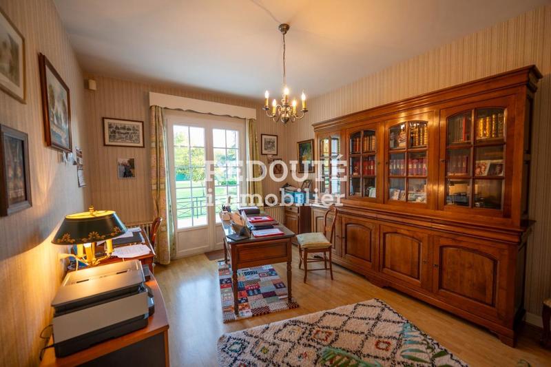 Maison - 210 m² - 10 pièces