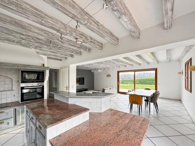 Maison - 230 m² - 7 pièces